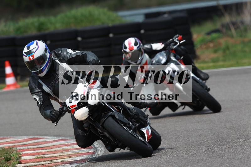 Archiv-2022/13 25.04.2022 Plüss Moto Sport ADR/Freies Fahren/3